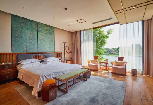 Ba'erhu Hotel Hotel Overview