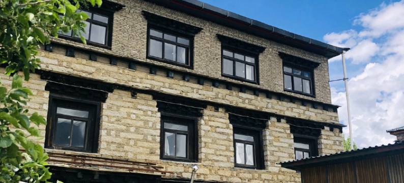 稻城西窗云筑精品别院图片