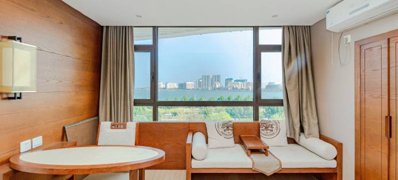 青岛澳波特海景酒店(融创茂朝阳山路地铁站店)图片