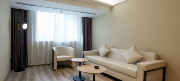 有戏酒店(西安钟鼓楼永宁门地铁站店)图片