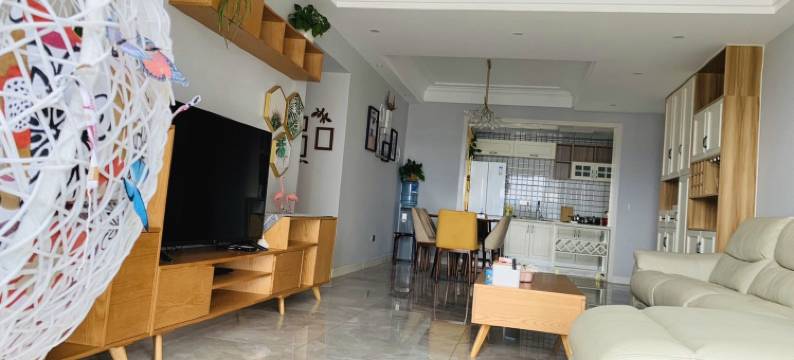 锦辉商务酒店(弥勒湖泉生态园巨人世纪广场店)图片