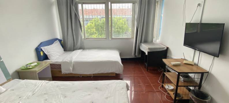 月亮湾住宿(武汉工程科技学院湖北生态工程职业技术学院店)图片