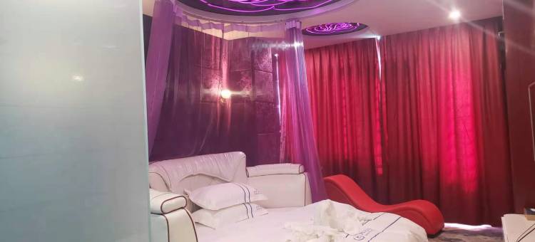 镇雄千佰度酒店图片