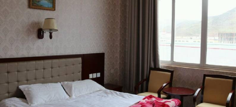 芒康聚元大酒店图片