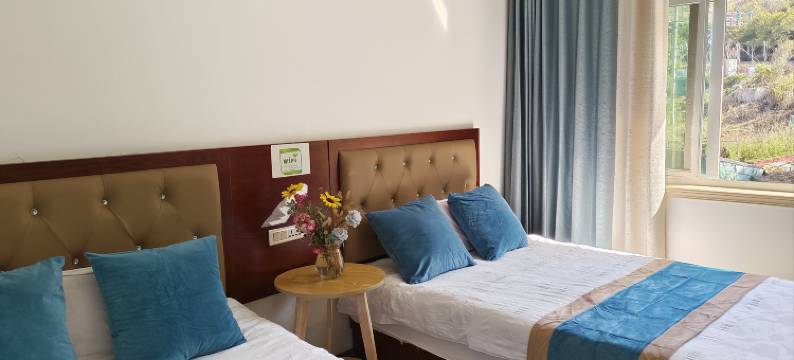 月亮湾溪边民宿图片