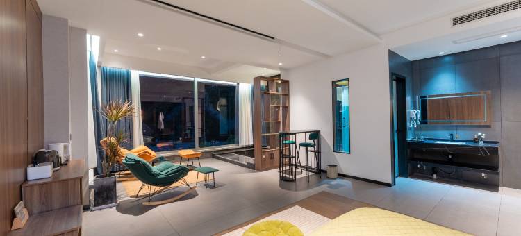 栾川十里港湾酒店(凤凰天街店)图片