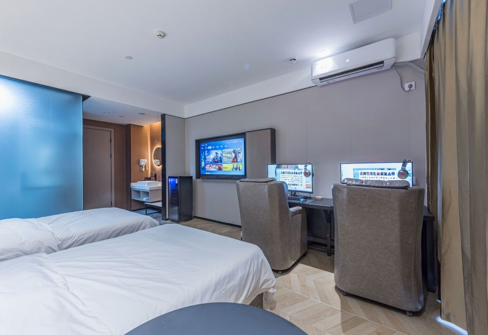  Hotel Overview
