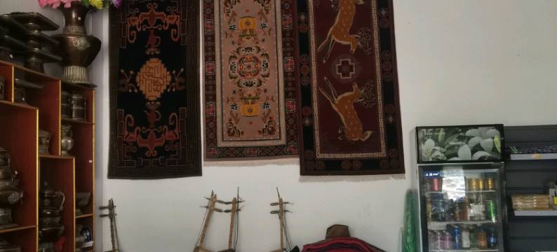 盐井珠穆朗玛酒店图片