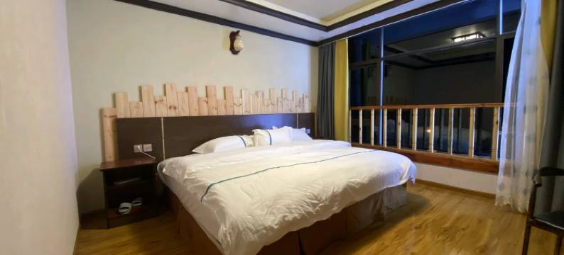 汶川卧龙四季客栈图片