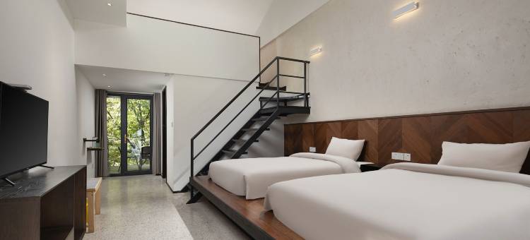 安吉山原色·山野溯溪度假美宿图片