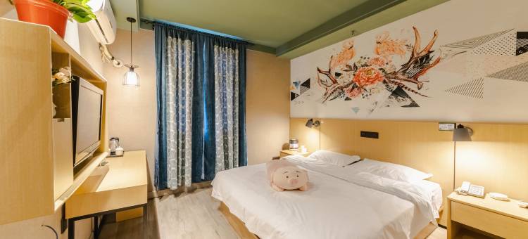 尚景商务酒店(沙口路地铁站郑州记忆油画厂创意园店)图片