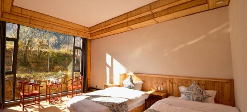 会泽念湖春客栈图片