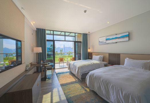 SkyBridge Jiayu Hotel Hotel Overview