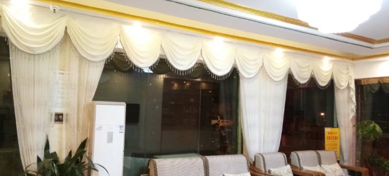 宁南华夏尔东酒店图片