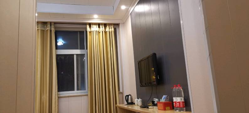 青柠酒店(许昌胖东来生活广场火车站店)图片