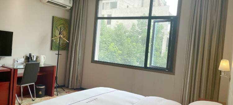 开阳摩登时尚酒店(云开广场开阳站店)图片