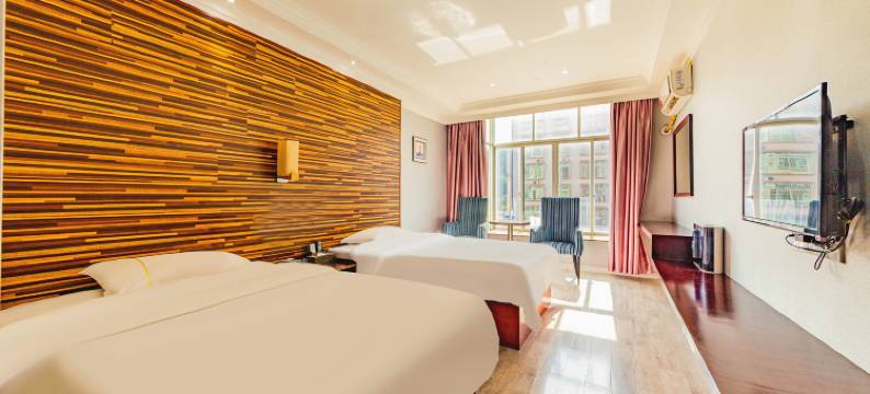 顺利假日酒店(高州市茂名大道城东车站店)图片