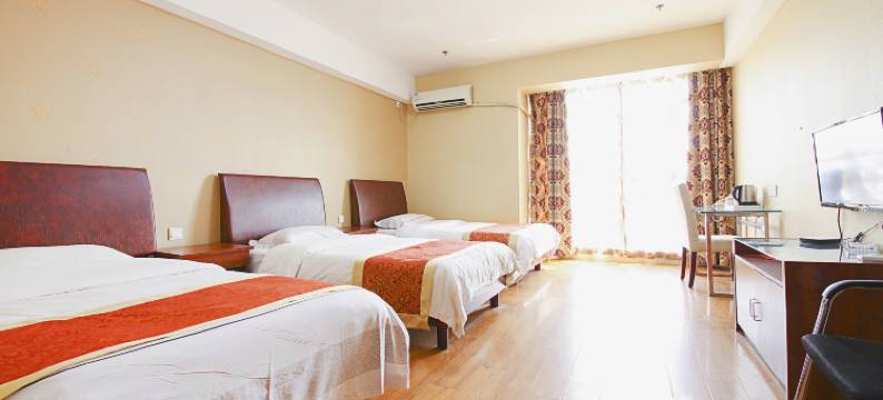 鸿泰大酒店(潍坊火车站店)图片