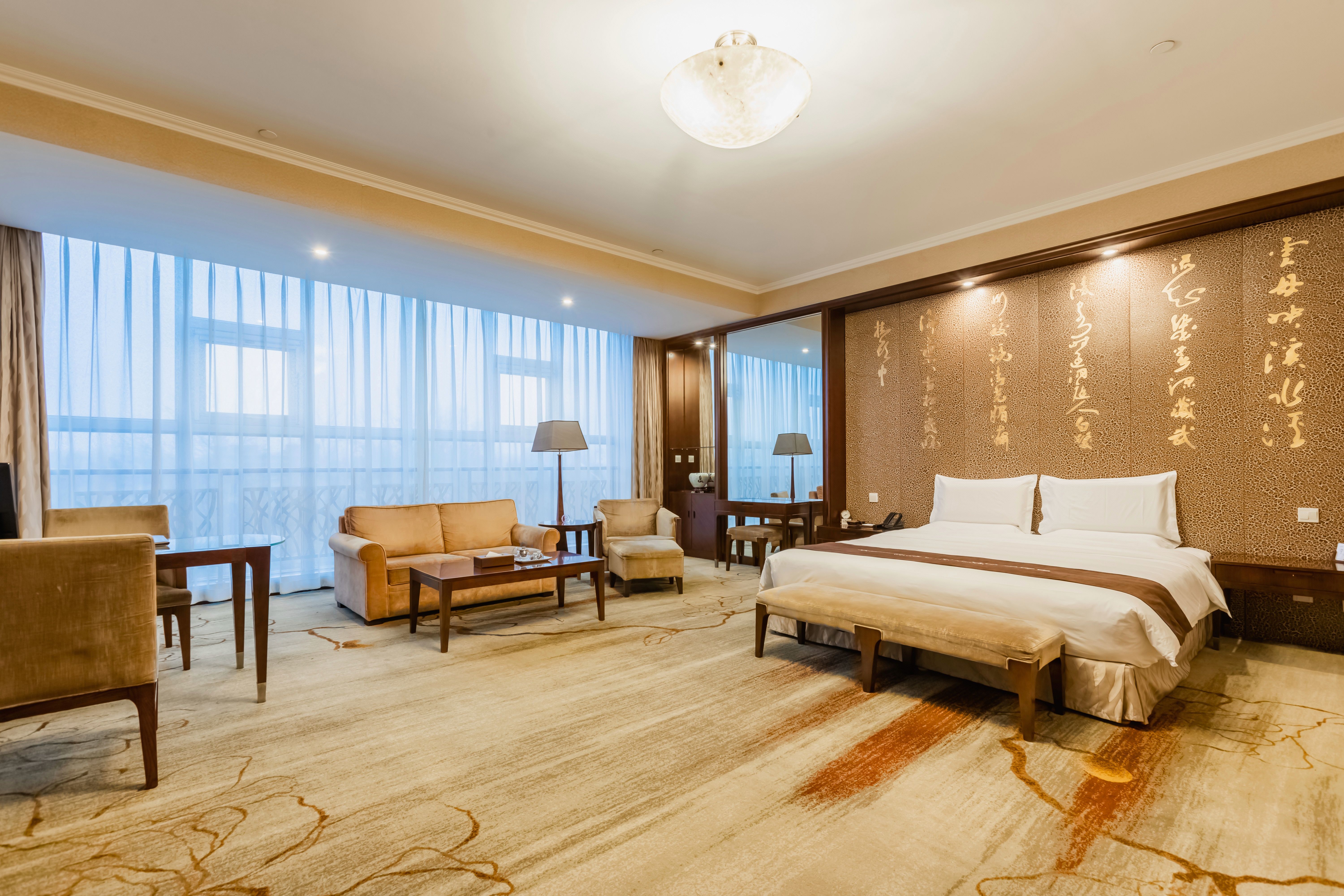 Lu Hong Hotel Over view