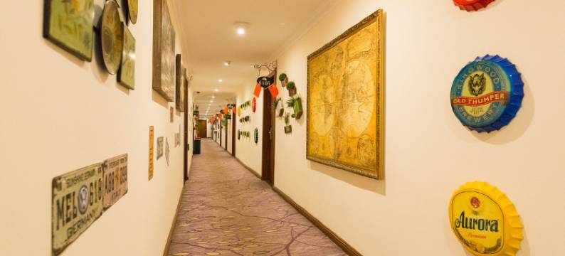 丽呈雅客小镇酒店(青年路中车轨道店)图片