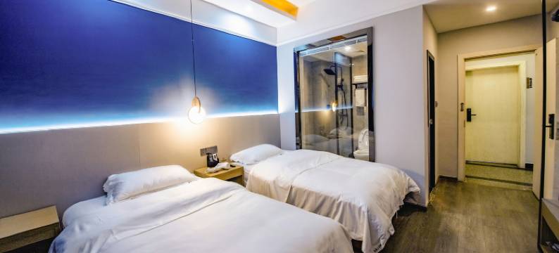 湖畔云上酒店(天全中医院店)图片