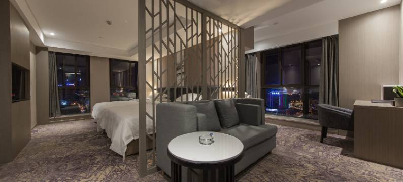 深蓝柏豪酒店(昆明火车站店)图片