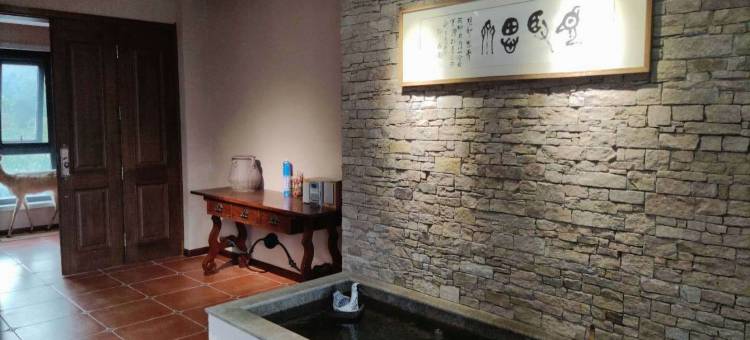 97号动车驿站(柞水营盘镇朱家湾村店)图片