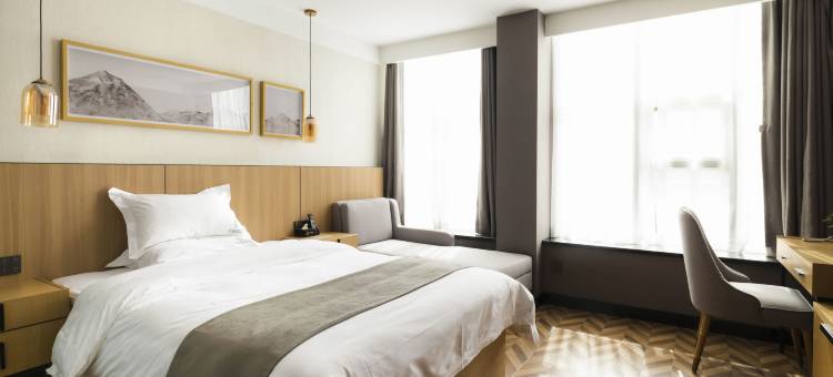 华亭华融TIME酒店图片