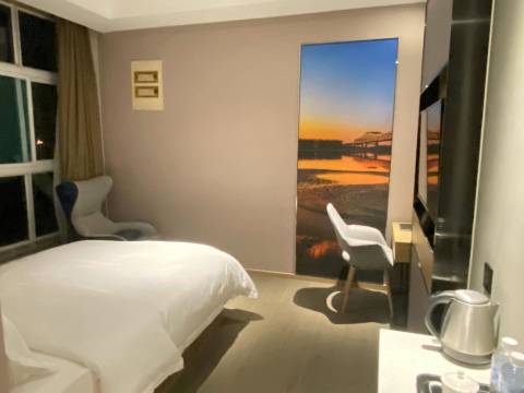 鸿腾三馆商务酒店(济南鸿腾山庄店)