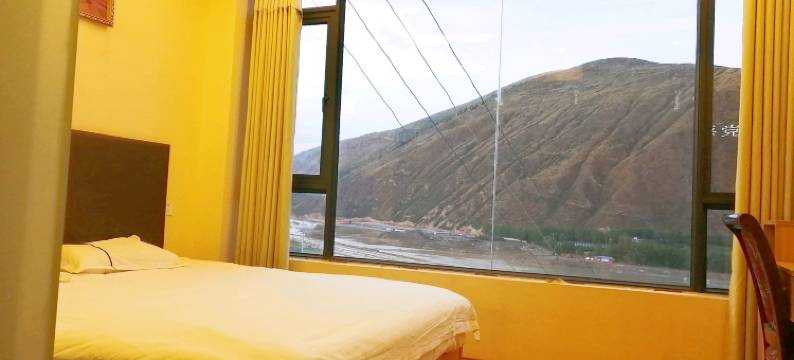 炉霍龙腾大酒店图片