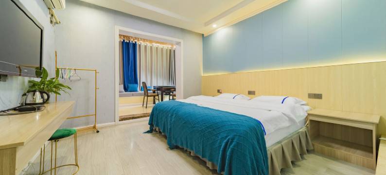 泸定康宏精品酒店图片