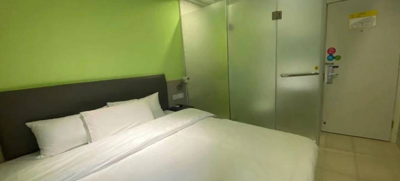 易佰酒店(宁波天一广场鼓楼地铁站店)图片