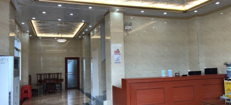 东兴强华商务酒店(万尾金滩店)图片