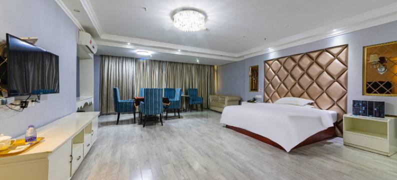 顺利假日酒店(高州市茂名大道城东车站店)图片