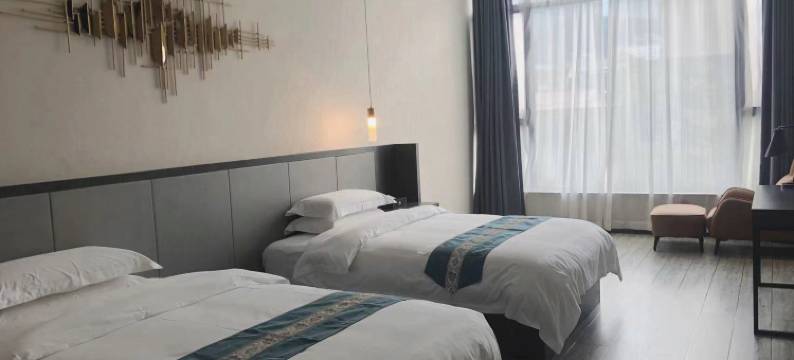 名人酒店(栾川县老君山景区店)图片