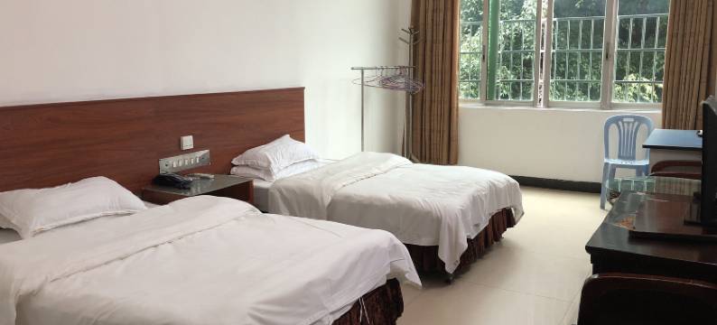 西环旅业(玉林市第二人民医院金色阳光购物广场店)图片