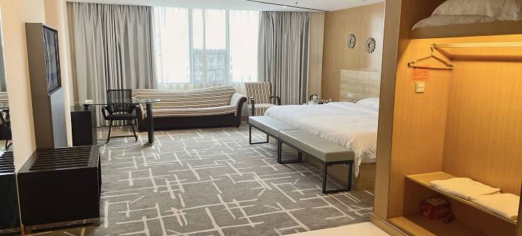 城市轻度假酒店(贵港市高铁站马草江公园店)图片