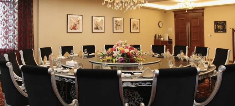 巴林左旗朱家酒店(富河店)图片