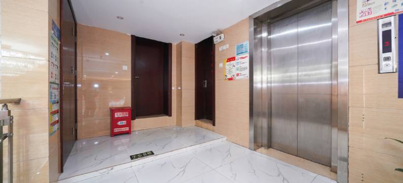 正龙大酒店(南宁玉洞地铁站店)图片