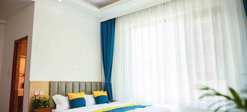 在路上精品客栈(布达拉宫店)图片