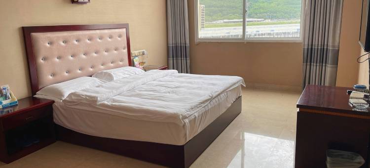 瑞丽长合商务大酒店图片