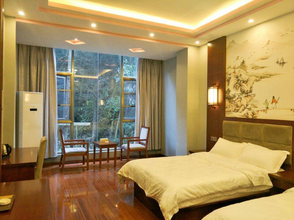 西畴百回商务酒店