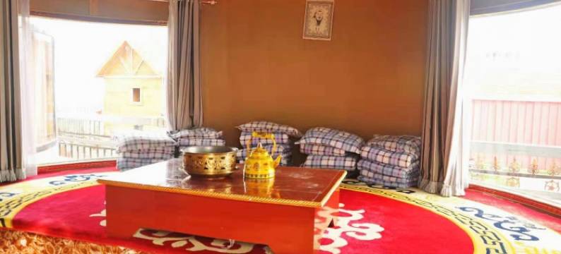 察右中旗白骏马民宿图片