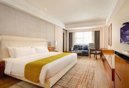 Oriental Fenghuang Hotel (Zhongshan Dengdu Ancient Town Huayi Square) Hotel Overview