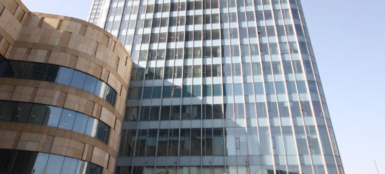 逸轩精选公寓(天津滨海站宝龙广场店)图片