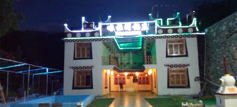 丹巴喀拉则锅庄图片