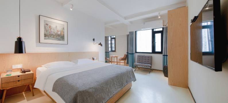 DADA桃都木马酒店(重庆杨家坪轻轨站店)图片