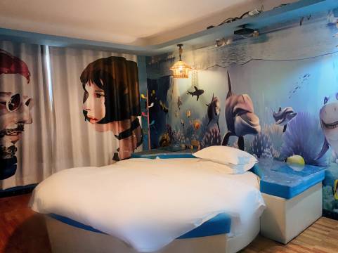 中江龙兰影院酒店