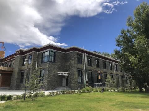 曲水希顿林酒店