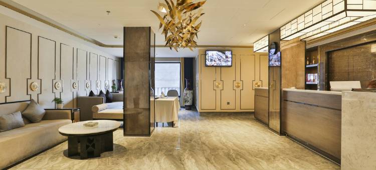 华亭华融TIME酒店图片